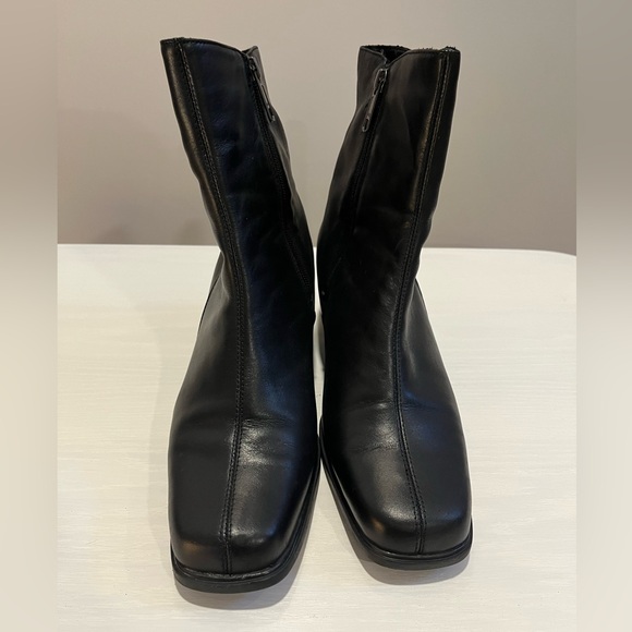 Vintage Black Ankle Boots - Picture 2 of 10